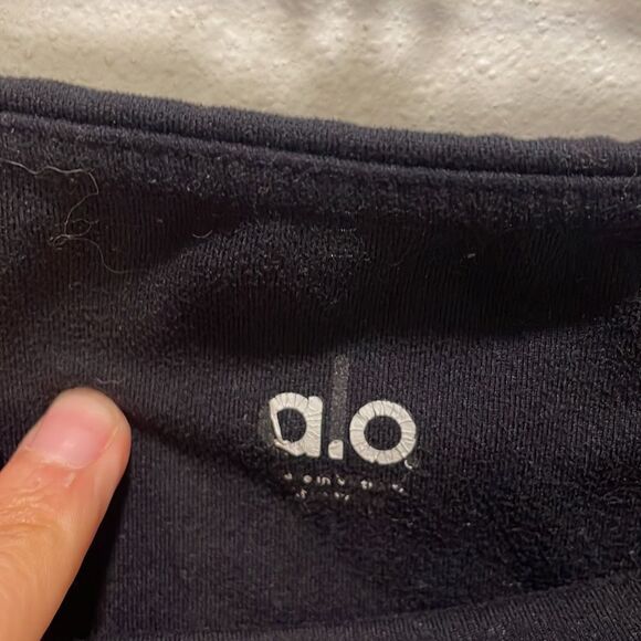 Alo Yoga woman’s black yoga pants - Picture 4 of 12